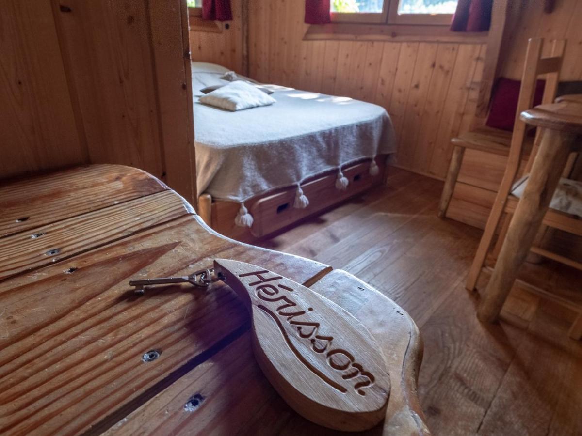 Les Cabanes De Labrousse Saint-Julien-Labrousse Ngoại thất bức ảnh